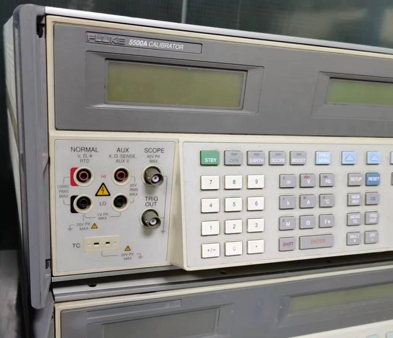 636c56057ebcf.png 校準儀FLUKE5500A 6.png