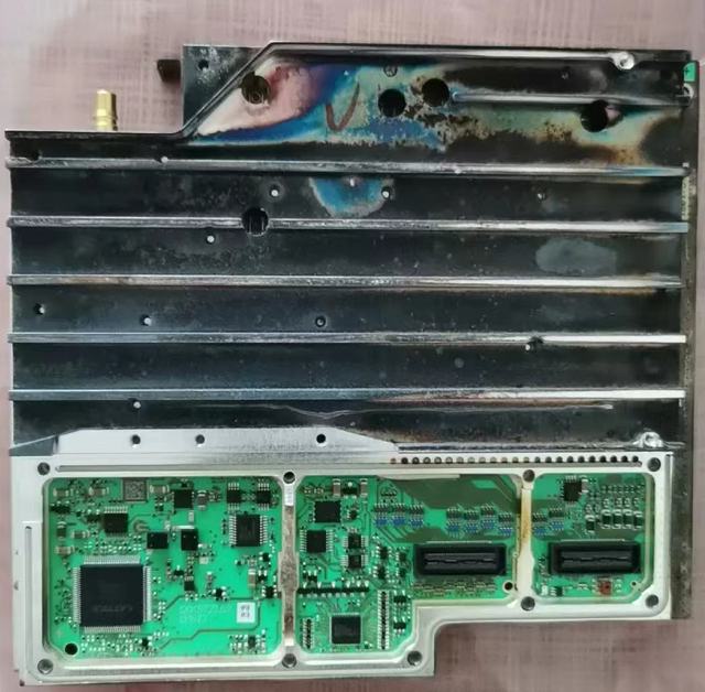 638d52c4250df.png 維修綜測CMW500 9.png