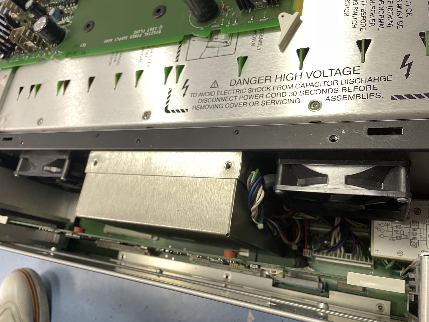 639141a5c16ff.jpg 維修多功能校準儀FLUKE5700A 1 (2).jpg