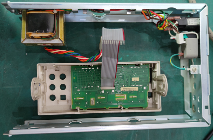 63b381a659fd2.jpg 維修萬(wàn)用表34401A 4.jpg