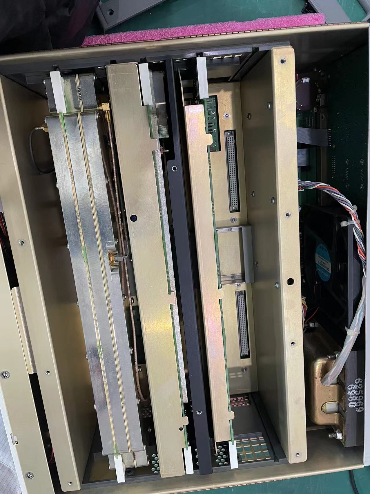 63e2f2281eef3.jpg 維修多功能校準(zhǔn)儀FLUKE5700A 3.jpg