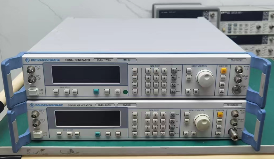 64ebf13d222a5.png 信號(hào)源SMR20.png