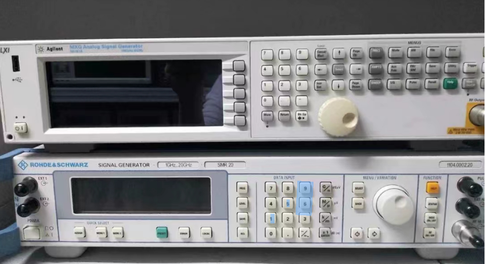 64ffb3050b224.png 信號(hào)源SMR20 4.png