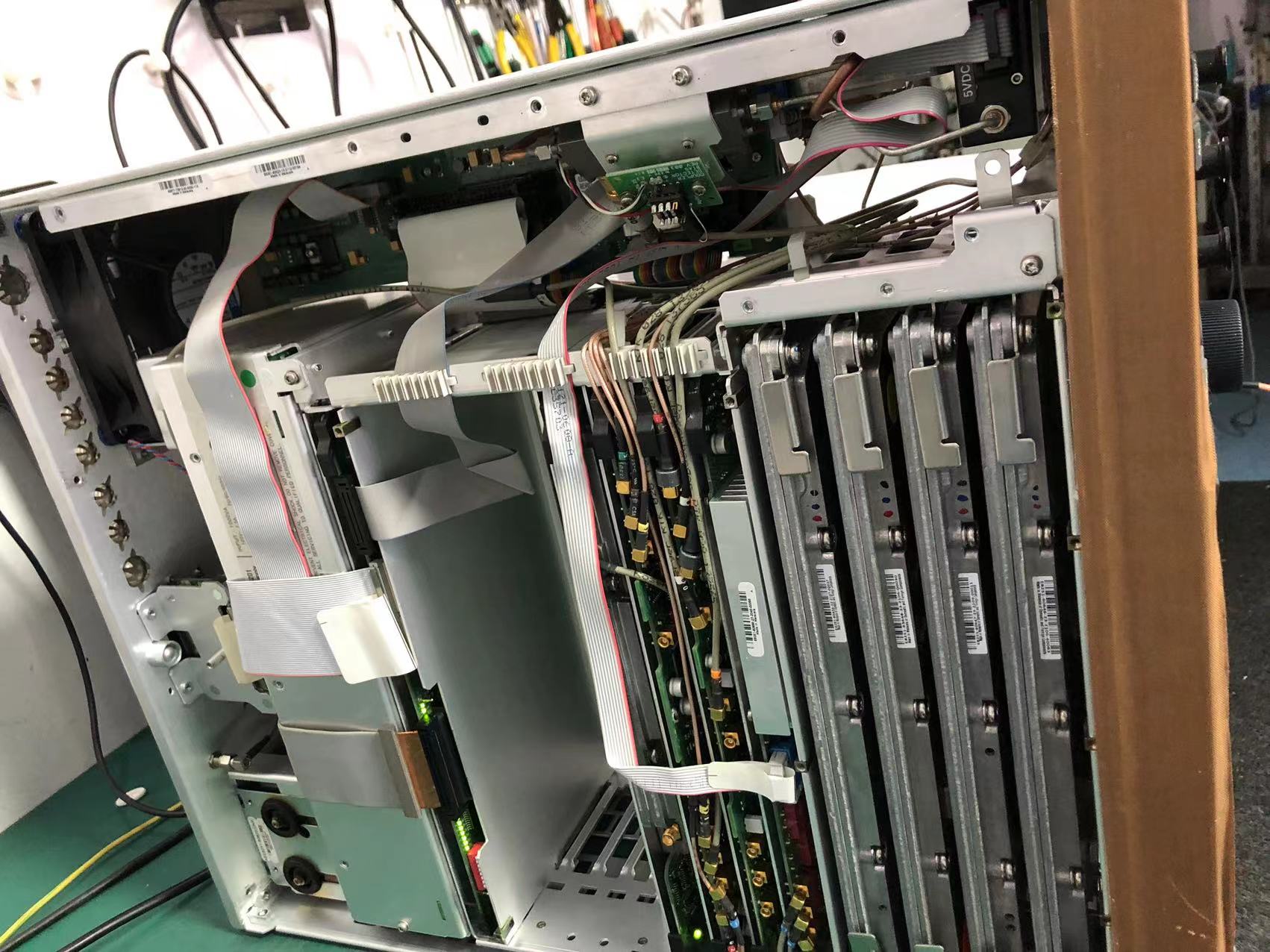 65dd74989c085.jpg 維修信號發(fā)生器E8257D 3.jpg